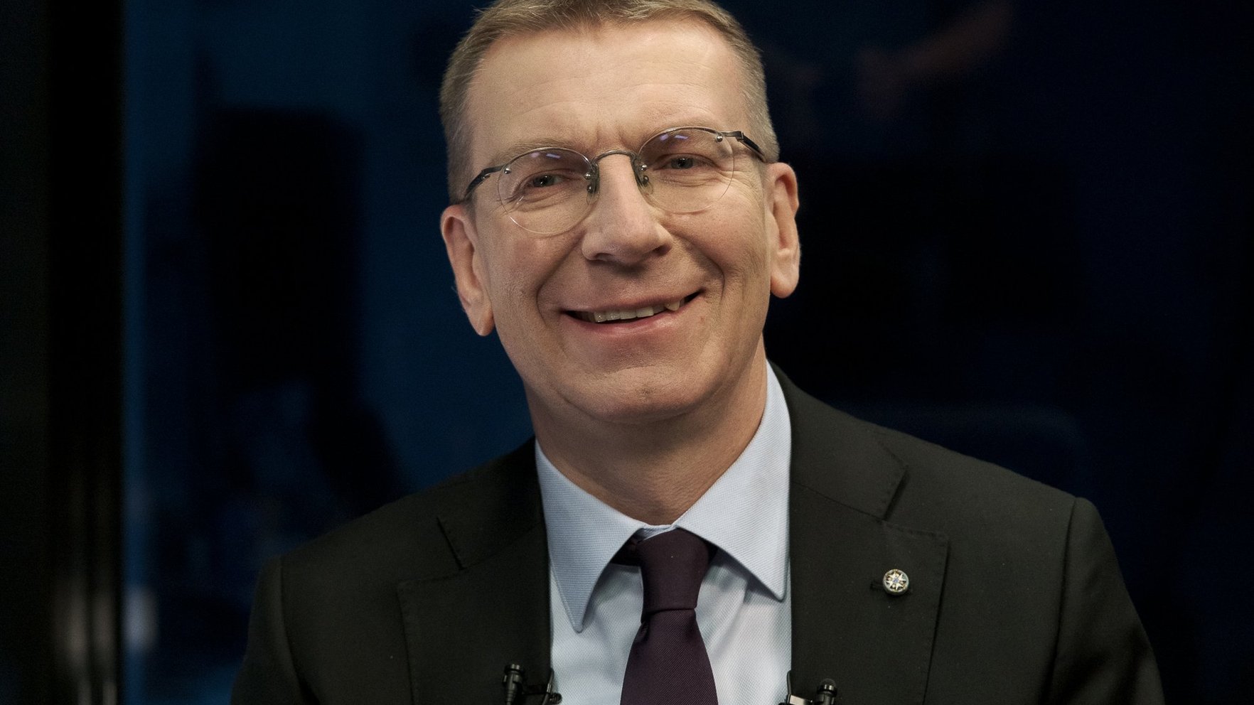 "Štrunts, ka slikti - ejam uz priekšu!" mudina Valsts prezidents