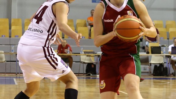 Latvijas basketbolistes vs Portugāle - 2