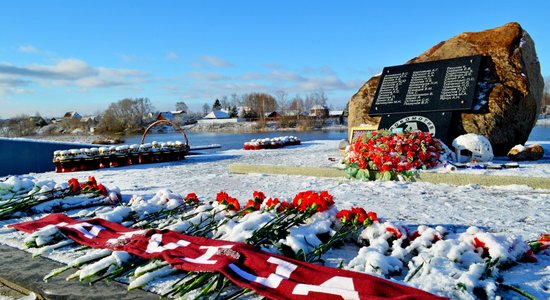 Фоторепортаж: Мемориал на месте гибели Карлиса Скрастиньша и ХК "Локомотив"