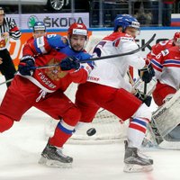 Čehi pirmajā spēlē sensacionāli 'sausā' atstāj Znaroku un Krieviju