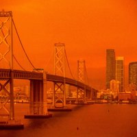 Foto: Savvaļas ugunsgrēku dūmi 'izkrāso debesis' Kalifornijas pilsētās