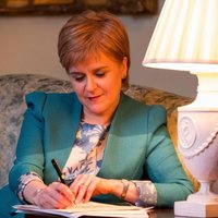 Skotijas valdība oficiāli lūdz Mejas atļauju rīkot neatkarības referendumu