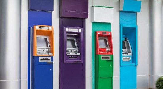 Банк Латвии будет регулировать количество банкоматов; у жителей должна быть возможность снять наличные