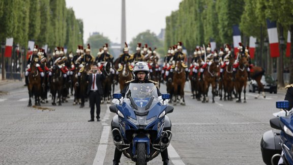 "Ko nozīmē, būt francūzim?": premjers Beirū aicina debatēt par francūžu būtību