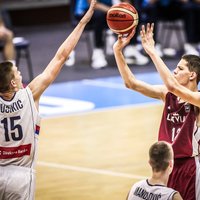 Latvijas U-16 basketbolisti Eiropas čempionāta mačā zaudē Serbijai