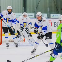 Hokeja skola 'Rīga' Daugavpilī 'sausajā' uzvarā gūst desmit vārtus