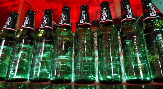 Putins paraksta dekrētu par 'Carlsberg' un 'Danone' Krievijas uzņēmumu akciju pārņemšanu