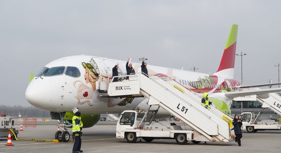 airBaltic получил свой 50-й самолет Airbus A220-300 в особом дизайне стоимостью около 90 млн евро