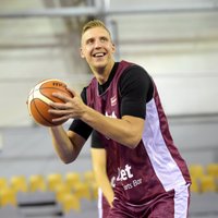 Mareka Mejera ziedojums veicinās basketbola pieejamību Liepājā