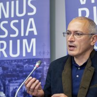 Hodorkovskis: nelegālo migrantu krīze Lietuvā ir Lukašenko pakalpojums Kremlim