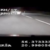 Video: Zagļi piesaista bijušos autosportistus un no policijas Liepājā bēg ar 200 km/h