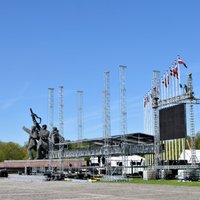 ФОТО: В парке Победы идет подготовка к празднику