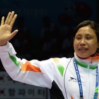 Indiešu bokseri diskvalificē par atteikšanos saņemt medaļu