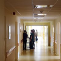 'Covid-19': Austrumu slimnīcā būtiski ierobežoti pacientu apmeklējumi
