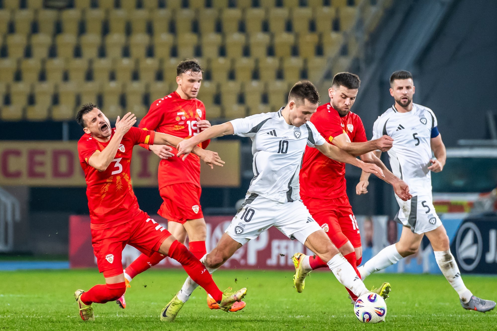 latvijas-futbolistiem-ovakar-svar-ga-c-a-gibralt-r