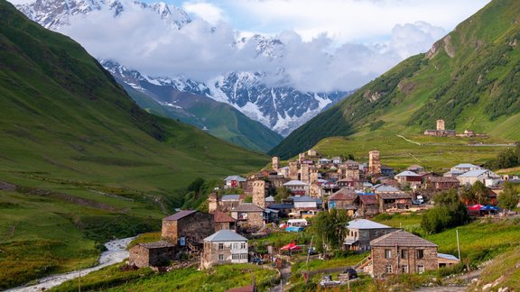 Svaneti, Gruzija, kalni, debesis, ciemats