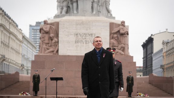 Rinkēviča dalība Nacionālo bruņoto spēku svinīgajā godasardzes maiņas ceremonijā