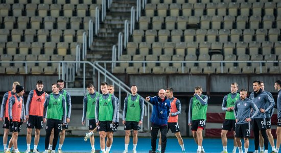 Latvijas futbola izlasei valsts svētku priekšvakarā "būt vai nebūt" spēle 