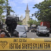 Смертник на мотоцикле устроил взрыв у католической церкви в Индонезии