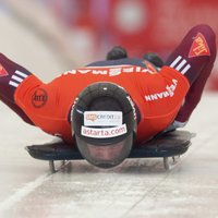 Martins Dukurs fenomenāli iesāk olimpisko sezonu; Tomasam ceturtā vieta
