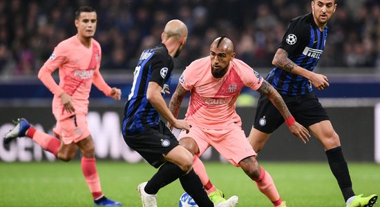 'Barcelona' pēc neizšķirta ar 'Inter' sasniedz UEFA Čempionu līgas izslēgšanas turnīru