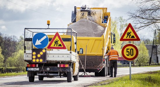 Latvijas valsts ceļi: выезжая за город на выходные, надо считаться с ремонтом дорог