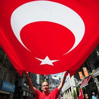 Erdogana oponentus izslēdz no Turcijas nacionālistu partijas