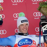 Karjeru noslēdzis olimpiskais medaļnieks kalnu slēpošanā Curbrigens