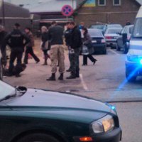 Ограбление в Даугавпилсе: между полицией и нападавшим произошла перестрелка (ДОПОЛНЕНО)