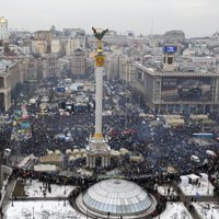 Janukoviča pretinieku mītiņā Kijevā sapulcējušies vismaz 200 000 cilvēku