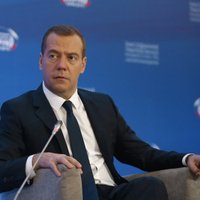 Medvedevs: ja Davosas forumā neļaus piedalīties trīs oligarhiem, Krievija pasākumu boikotēs
