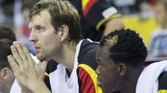 Germanys Dirk Nowitzki, left, and Dennis Schroeder