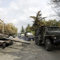 Krievijas-Gruzijas karam 10: Caur Roki tuneli Gruzijā iebrauc 300 tanki un bruņumašīnas