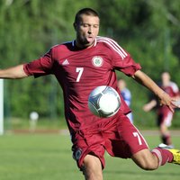 Кубок Содружества: футболисты Латвии идут без поражений и вышли на эстонцев