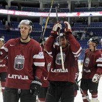 Latvijas hokeja izlase IIHF rangā atkritusi uz 12. vietu