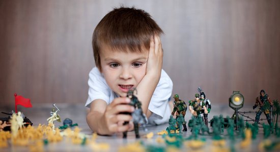 Četras 'sliktas' spēles, kuras bērni ne tikai drīkst spēlēt, bet tās pat ir ieteicamas
