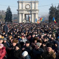Moldovas galvaspilsētā trešo dienu turpinās protesti pret jauno valdību