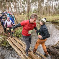 Foto: 'Stirnu buks 2024' pavasara rudenīgajos apstākļos viesojas Suitu zemē