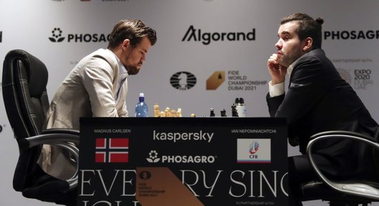 Зевки на фоне стресса: почему Непомнящий проиграл чемпионский матч Карлсену