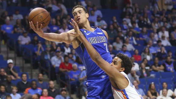 mavericks, thunder, basketbols, NBA, Dwight Powell, Dvaits Pauels