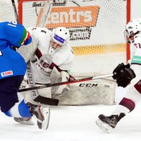 Latvijas hokejistes atgūstas pēc sagrāves un uzvar Itāliju
