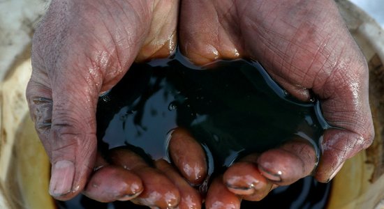 США продадут 15 млн баррелей из нефтяного резерва