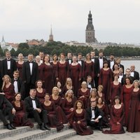 Koris 'Latvija' aizsāk labdarības akciju 'Uzcel savu baznīcu'