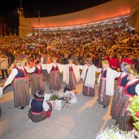 Dziesmu un deju svētku noslēguma koncertu un sadziedāšanos apmeklēja 67 253 cilvēku