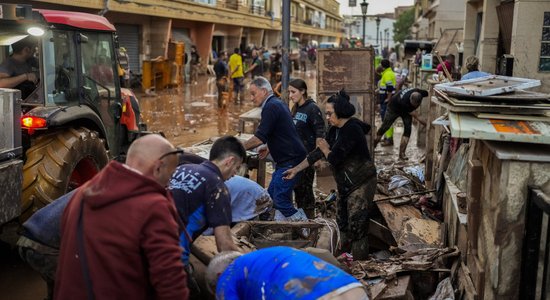 Spāniju skāruši postoši plūdi; miruši vismaz 95 cilvēki (plkst.21.27)