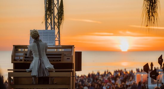 Foto: Ar maģisku saullēkta koncertu sācies ikgadējais 'Jūrmalas festivāls'