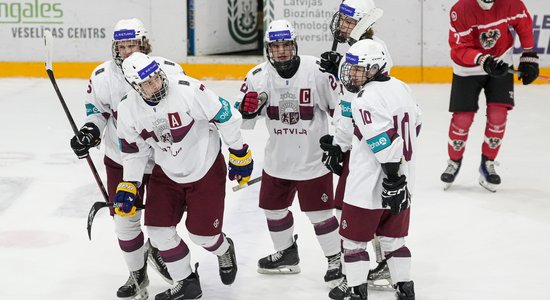 Latvijas U-18 hokeja izlase Jelgavā kļūst par Četru nāciju turnīra uzvarētāju