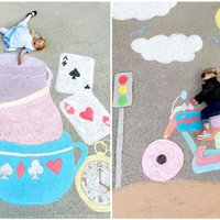 Foto: Radošas mammas zīmējumi uz asfalta ar meitu galvenajā lomā