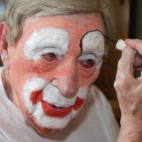 98 gadu vecumā miris pasaulē vecākais klauns