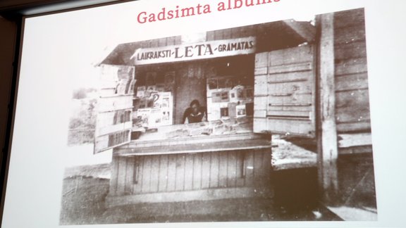 Gadsimta albums - 19